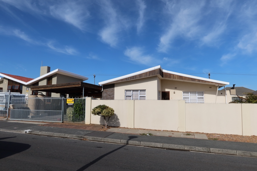 3 Bedroom Property for Sale in Churchill Estate Western Cape